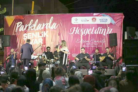 YAZ KONSERLERİ PETROLKENT’TE DEVAM ETTİ