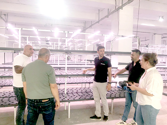 BATMAN’DA YENİLİKÇİ TARIM GİRİŞİMİNE ZİYARET