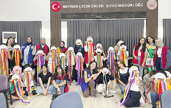 GÖNÜLLÜLERDEN ÇOCUKLARA MORAL ETKİNLİĞİ