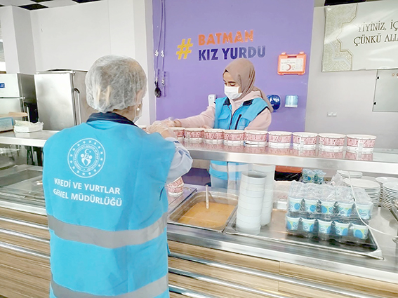 KOMŞUM PROJESİYLE HEDEF 300 AİLEYE 10 BİN YEMEK