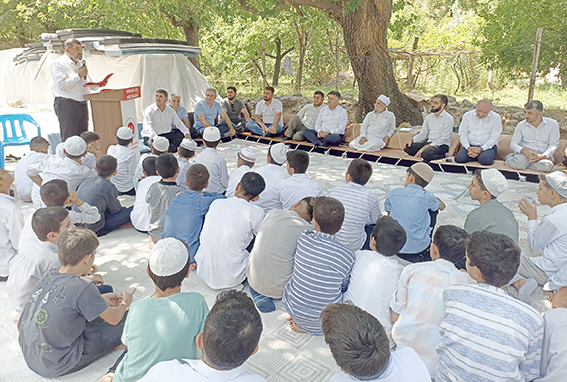 KOZLUK’TA HAYIRSEVER İŞ İNSANLARINA ANLAMLI TEŞEKKÜR