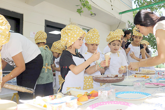 MASTER ŞEF MİNİKLERİN DONDURMA ŞOVU BÜYÜK BEĞENDİ TOPLADI