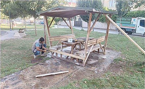 PARKLARDA ÇALIŞMALAR DEVAM EDİYOR