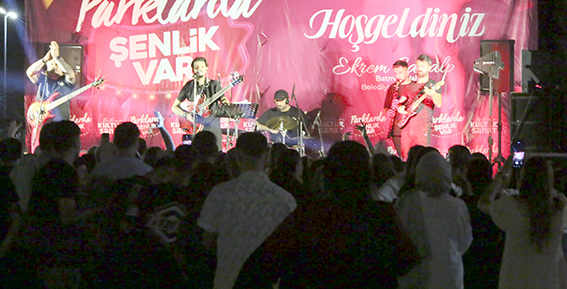 BATMANLILAR 4XBAND ROCK GRUBU İLE COŞTU