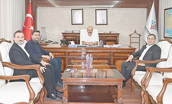 VALİ CANALP, PETROLSPOR YÖNETİMİYLE GÖRÜŞTÜ