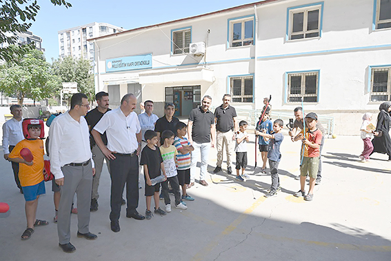 VATANDAŞLARIN İHTİYAÇLARI TEK TEK GİDERİLİYOR