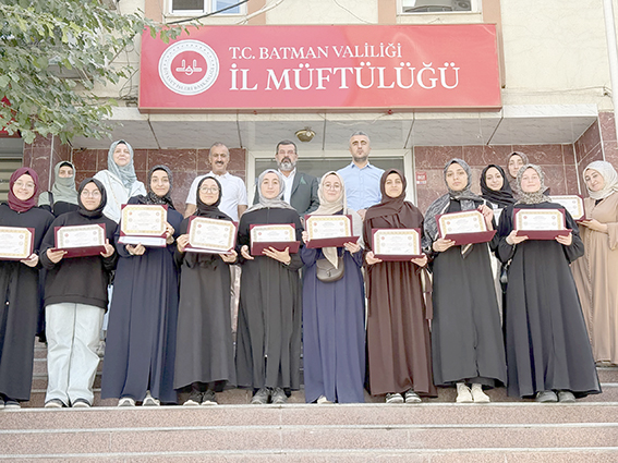 55 HAFIZ BELGELERİNİ ALDI