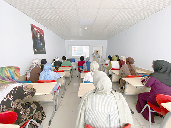 ADEM’LER VATANDAŞLARA FARKLI EĞİTİMLERLE DESTEK OLUYOR