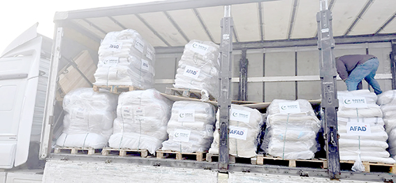 AFGANİSTAN’A 1 TIR YARDIM GÖNDERDİ