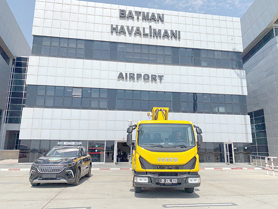 HAVALİMANI İKİ YENİ ARAÇ