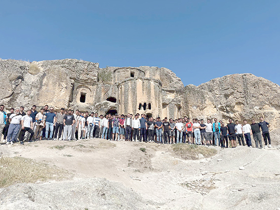 BATMANLI GENÇLER SULTANDAĞI GENÇLİK KAMPI’NDA BULUŞTU