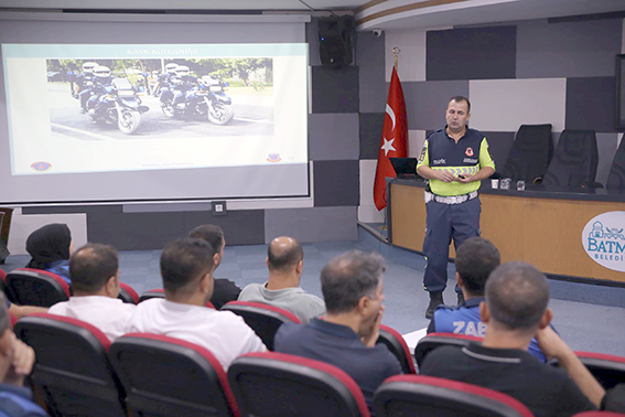 BELEDİYE PERSONELİNE TRAFİK EĞİTİMİ