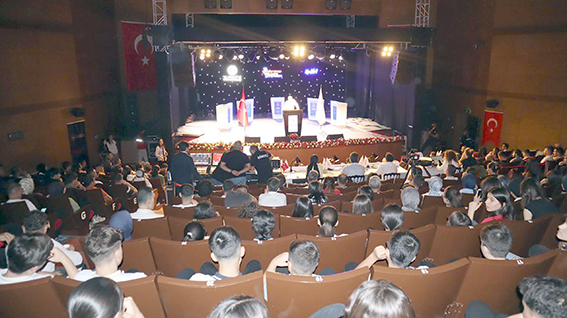BİLGİ YARIŞMASI BÖLGE FİNALLERİ BATMAN’DA NEFES KESTİ!