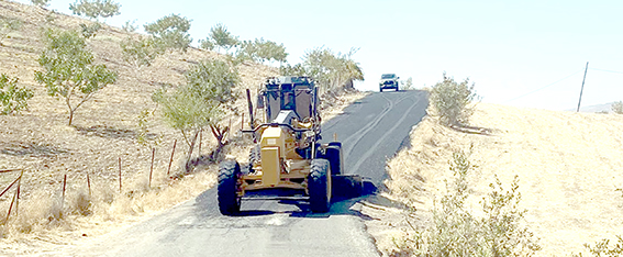 HASANKEYF’TE KÖY YOLLARINDA ASFALT YAMA ÇALIŞMALARI