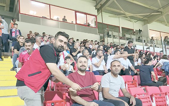 KADINA EL KALKAMAZ MESAJI HER YERDE YÜKSELİYOR