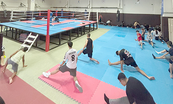 KİCK BOKS EĞİTİMLERİ YOĞUN İLGİ GÖRÜYOR