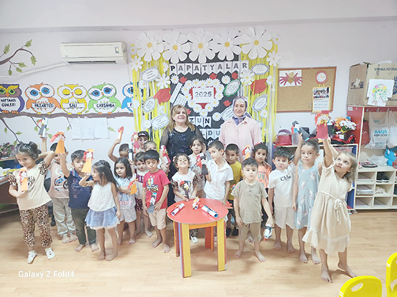 MİNİK ÖĞRENCİLERE MEZUNİYET TÖRENİ