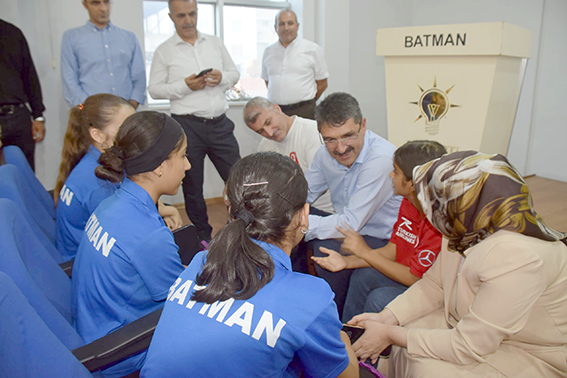 NASIROĞLU, TÜRKİYE ŞAMPİYONU SPORCULARLA BULUŞTU