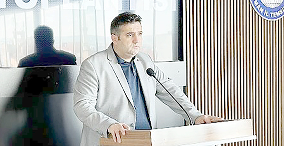 “ÖĞRETMENSİZ, KİTAPSIZ EĞİTİM OLMAZ”