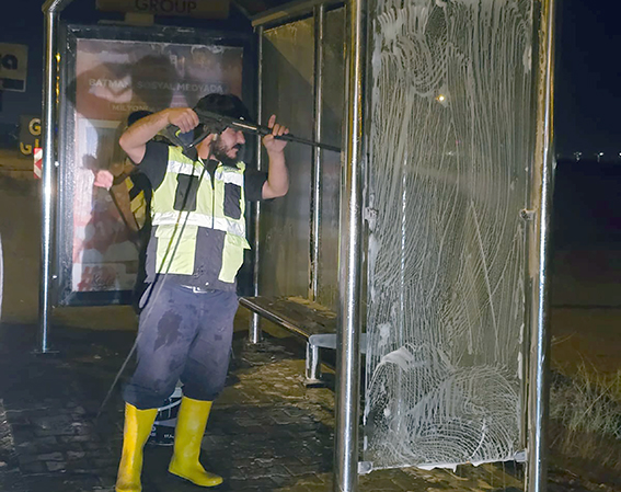 OTOBÜS DURAKLARI HİJYENİK HALE GETİRİLDİ