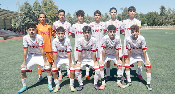 U14 VE U15 TAKIMLARINDAN FARKLI GALİBİYET