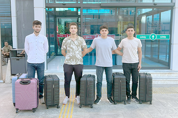 ÜNİVERSİTE ÖĞRENCİLERİNE VALİZİM HAZIR DESTEĞİ DEVAM EDİYOR