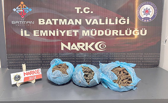 UYUŞTURUCU OPERASYONU: 1 KİLO 650 GRAM SKUNK ELE GEÇİRİLDİ