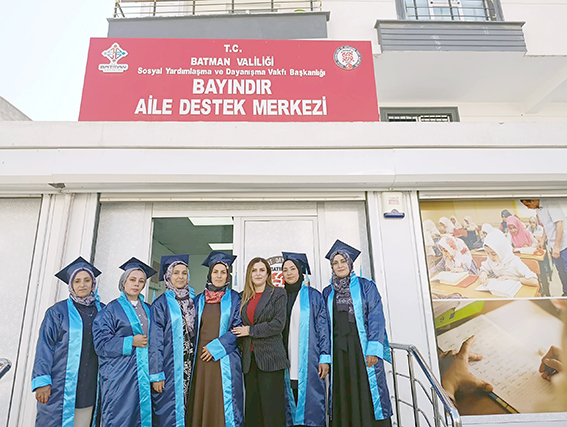 BAYINDIR ADEM’DE OKUMA YAZMA SEVİNCİ