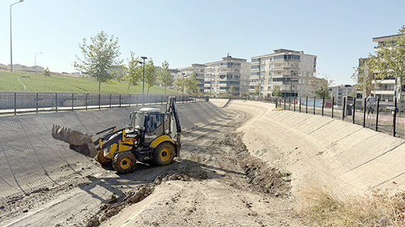 DSİ KANALI’NDA KAPSAMLI TEMİZLİK ÇALIŞMASI