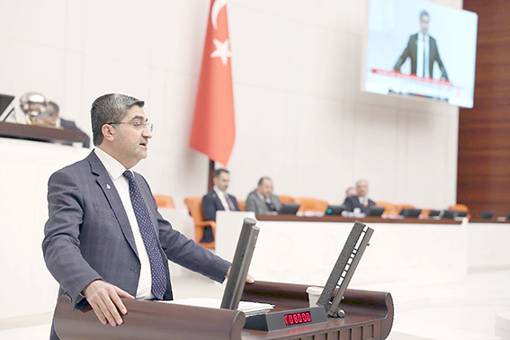 EKMEN “DEVLET, ÇİFTÇİNİN İŞÇİLİK YÜKÜNÜ PAYLAŞMALI”