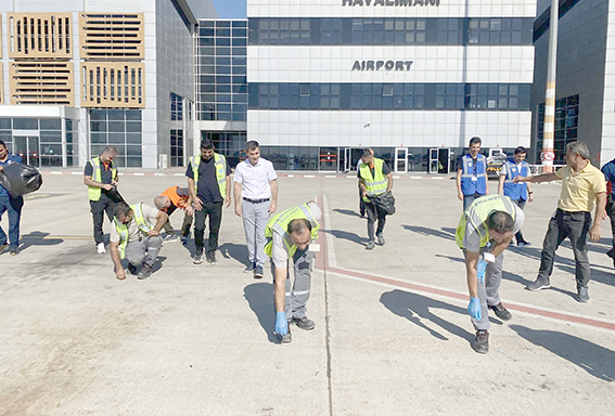 HAVALİMANI’NDA YABANCI MADDE TEMİZLİĞİ YÜRÜYÜŞÜ DÜZENLENDİ