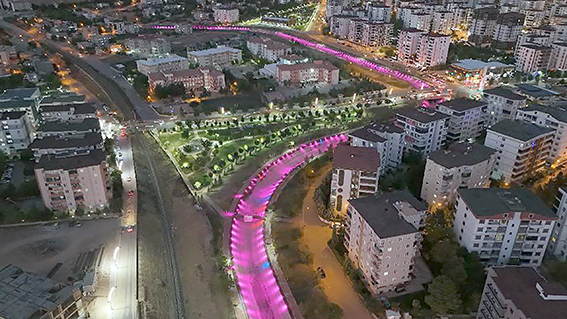 MEME KANSERİ FARKINDALIK AYI’NDA BATMAN PEMBE IŞIĞA BÜRÜNDÜ