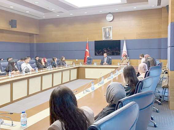 MİLLETVEKİLİ RAMANLI, ÖĞRENCİLERİ MECLİS’TE AĞIRLADI