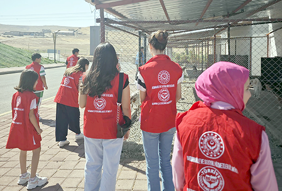 MİNİKLER, HAYVAN DOSTLARIYLA BULUŞTU