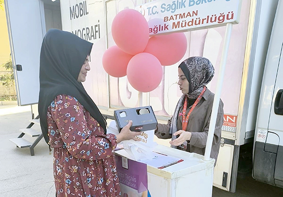 MOBİL KANSER TARAMA ARACI KADINLARIN HİZMETİNDE