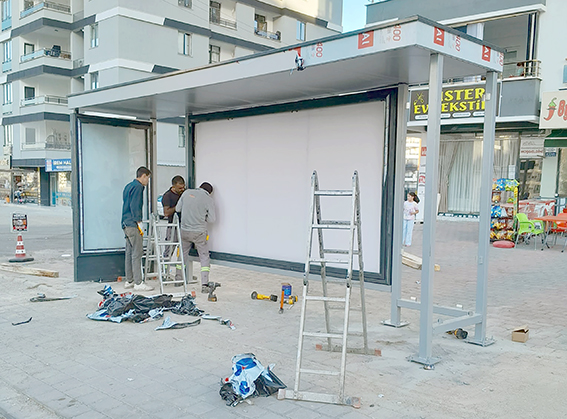 YENİ NESİL OTOBÜS DURAKLARININ KURULUMU BAŞLADI