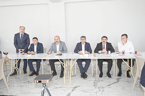 78 BİN 700 FİDAN TOPRAKLA BULUŞTU