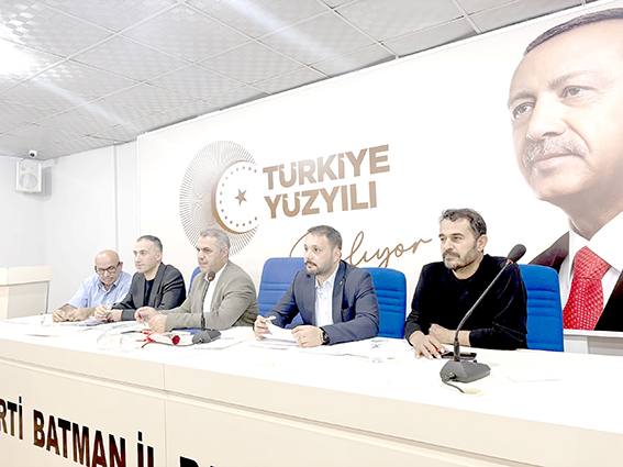 AK PARTİ TEŞKİLATI MAHALLE BAŞKANLARIYLA BİR ARAYA GELDİ