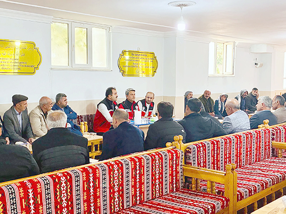 MÜDÜR TUNCER, ÜRETİCİLERLE SORUN VE ÇÖZÜMLERİ ANLATTI