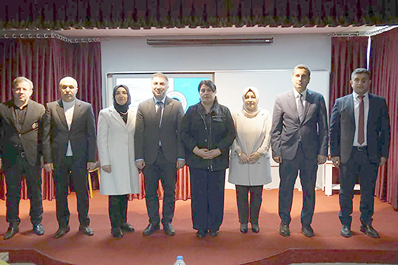 BAYAN CANALP, LİSE ÖĞRENCİLERİYLE BULUŞTU