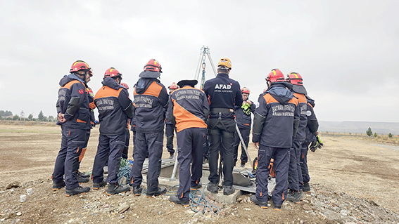 BELEDİYE AFET İŞLERİ ÇALIŞMALARINI SÜRDÜRÜYOR