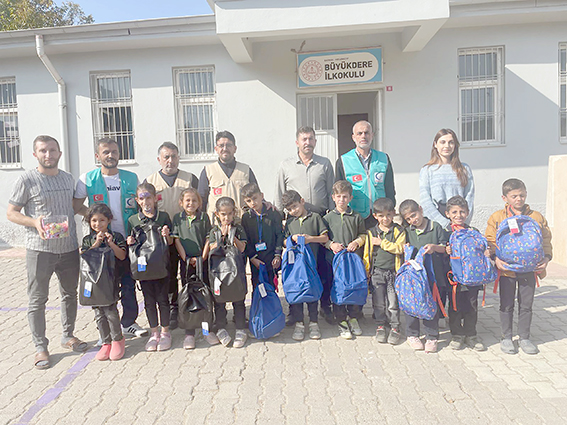 ÖĞRENCİLERE KIŞLIK VE KIRTASİYE DESTEĞİ