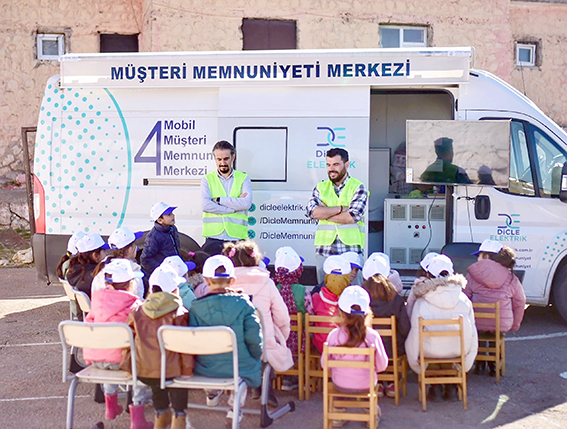 DİCLE ELEKTRİK’TEN 5000 KADIN VE ÇOCUĞA ENERJİ TASARRUFU EĞİTİMİ
