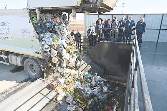 KATI ATIK AKTARMA İSTASYONU HİZMETE AÇILDI