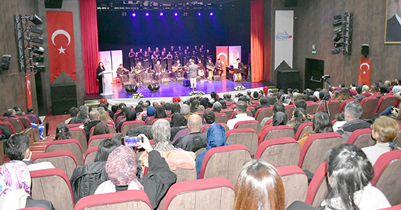 ÖĞRETMENLER GÜNÜ KONSERİNE YOĞUN İLGİ