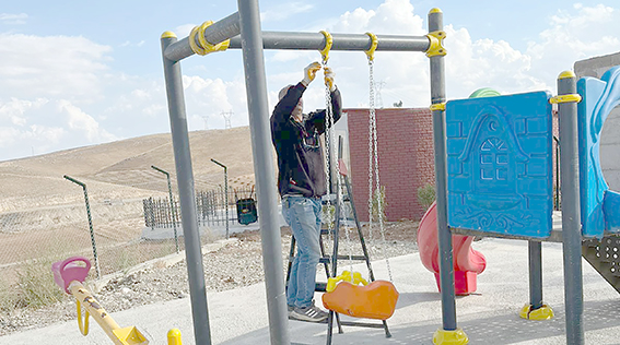 PARK MOBİLYALARI GÖZDEN GEÇİRİLİYOR