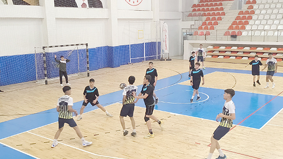 SPOR LİSESİ GENÇ ERKEKLERDE ŞAMPİYON OLDU