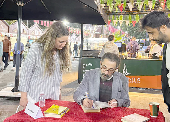 ÜNLÜ YAZAR MENTEŞ, BATMANLI OKURLARIYLA BULUŞTU