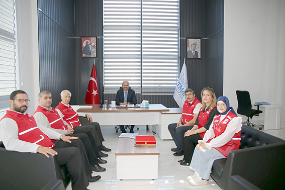 VALİ CANALP, KIZILAY HEYETİNİ KABUL ETTİ