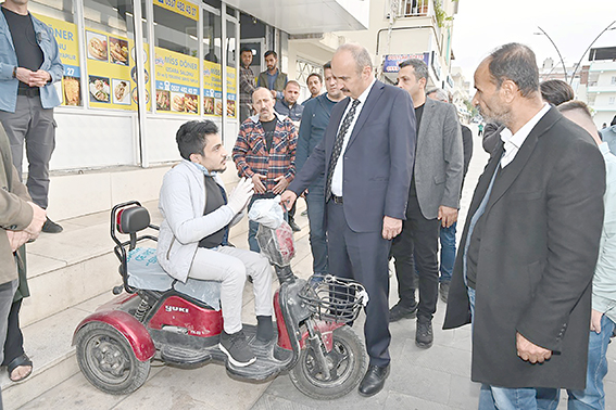 VALİ CANALP’TAN ESNAFA ZİYARET